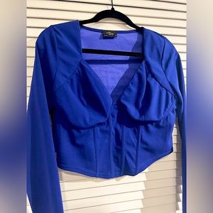 blue cropped long sleeve top